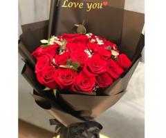 Shop Red Roses Bouquet Online in Bahrain: Fresh Flowers Delivery - 1