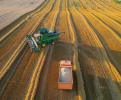 John Deere S680: Mastering Efficiency in Large-Scale Harvesting - 1