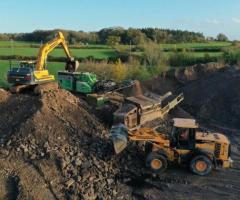 Earthworks UK: Efficient Grab Waste Removal Services - 1