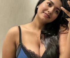 Call Girls in Pitampura 8860280117 Escort Service Delhi