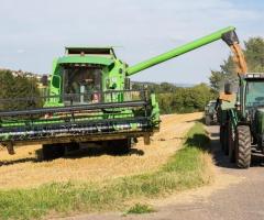 Soybean Harvesting with John Deere Combine: Maximizing Efficiency and Yield