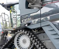 Unveiling the Fendt Combine Harvester: A Rivalry with John Deere