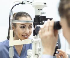 Two things to verify before finalizing a laser eye centre in Delhi