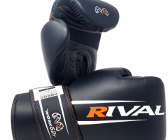 FOR SALE : BRAND NEW RIVAL BOXING GLOVE $150