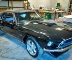 Gain all-inclusive and custom hot rod interior as stylish classic car upholstery services