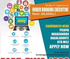 Online Product Experience Specialist