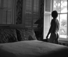 Embracing Confidence with a Nude Boudoir Photoshoot