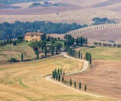Plan a Relaxing Trip to Tuscany – Wine, Villas, and Views Await!