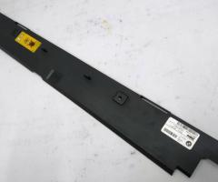 Upper seal (plastic) for radiator of cooling system BMW i3 17117600543