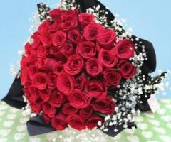 Thoughtful Gestures: Sending Flowers to Dubai with GiftsHabibi