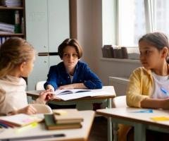 Top bilingual Chinese classes in Middle Village: Engaging Programs for Confident Young Learners